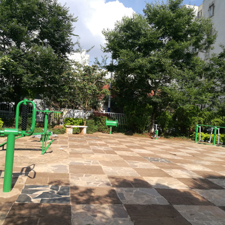 室外健身路径的使用要有明确的锻炼计划，不可盲目